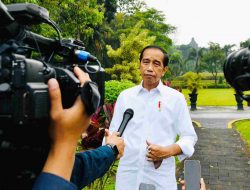 Soal Presiden Tiga Periode, Jokowi: Kita Harus Taat Konstitusi