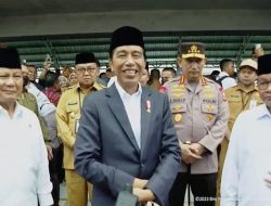 Presiden Jokowi Cek Harga Kebutuhan Pokok di Pasar Tabalong