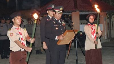 Kapolres Barito Timur Pimpin Upacara Renungan Suci di Taman Makam Pahlawan Ampah