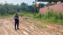 Personel Satsamapta Polres Barito Timur Patroli Dialogis di Objek Vital Perusahaan