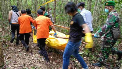 Warga Desa Haringen Ditemukan Tewas Tergantung di Kebun Karet