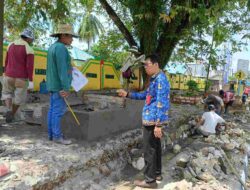 Dinas PUPR Perkim Barito Timur Tata Taman di Depan SDN 3 Tamiang Layang