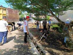 Dinas PUPR Perkim Bersihkan Lingkungan Kantor Sambut HUT Barito Timur dan Kemerdekaan RI