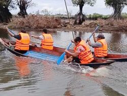 Kepala Dinas Perhubungan Barito Timur Buka Lomba Perahu Dayung Tradisional di Danau Dayu