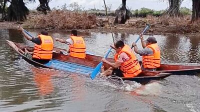 Kepala Dinas Perhubungan Barito Timur Buka Lomba Perahu Dayung Tradisional di Danau Dayu