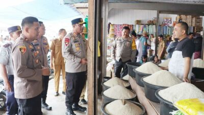 Kapolres dan Kepala DisdagkopUKM Barito Timur Pantau Stok dan Harga Bapokting Jelang Nataru