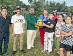 Bantu Gairahkan Olahraga, DPC PKB Barito Timur Serahkan Peralatan Bola Voli untuk Warga Bararawa