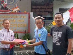 Partai Hanura Bantu Bendera dan Umbul-umbul untuk Desa Pulau Patai