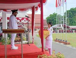 Wabup Barito Timur Pimpin Upacara Penurunan Bendera HUT Ke-80 RI