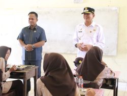Bupati Barito Timur Tinjau Program Makanan Bergizi Gratis di MIN 1