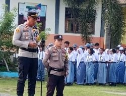 Kapolsek Dusun Timur Jadi Pembina Upacara di SMKN 2 Tamiang Layang