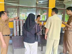 Plt Kepala Dinas Pendidikan Barito Timur Pantau Penyaluran MBG di Kecamatan Dusun Timur