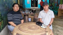 Hengky A Garu Bantu Korban Kebakaran Dua Rumah di Desa Bagok