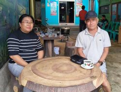 Hengky A Garu Bantu Korban Kebakaran Dua Rumah di Desa Bagok