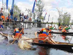 Hari Pertama Festival Danau Dayu Dimeriahkan Lomba Perahu Dayung