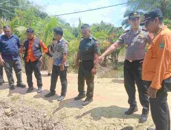 Wabup Bartim Telepon Pimpinan Perusahaan, Minta Jembatan Ambles di RT 08 Bentot Diperbaiki