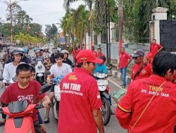 TBBR Bartim Tebar Kebaikan Ramadan, 500 Paket Takjil Dibagikan di Depan Kantor Bupati